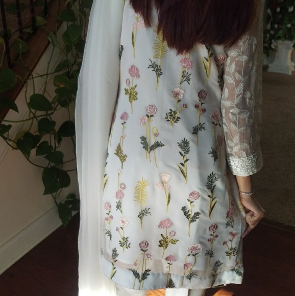 simple white pakistani dress